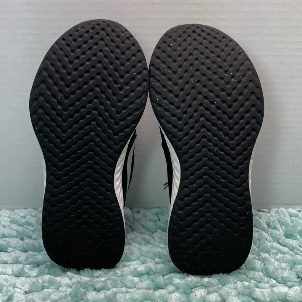 Nike Revolution Black & White Athletic Training Running Sneakers Girls Boys Run - Picture 16 of 16
